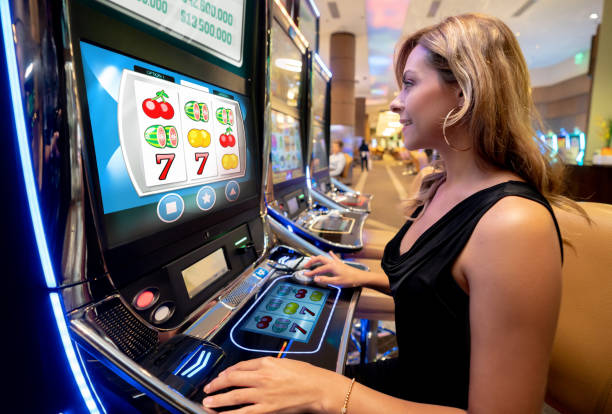 betor365 player interface showing Ceme Online table with cards and betting options